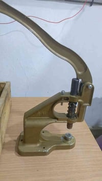 كابسة دكم مع قوالب للبيع للأستفسارالأتصال بالرقم 07803639318 والخاص مو...