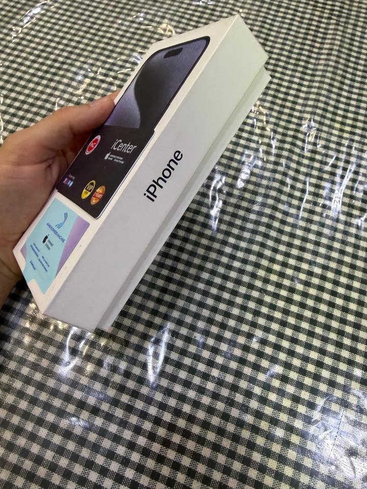 السلام عليكم
i phone 📱 15 pro max 

مستخدم نظيف جدا مكفول من الفتح والتبديل والشخط

 لون ازرق

البطارية 90% 

 ضمان ماستر شرق اوسط  ( شريحة فعلية) 

الملحقات : 

باكيت

كفر ماك سيف اصلي 

كفر حمايه كامره

السعر //// مليون و 50 الف 

بغداد / الدوره 

***********
