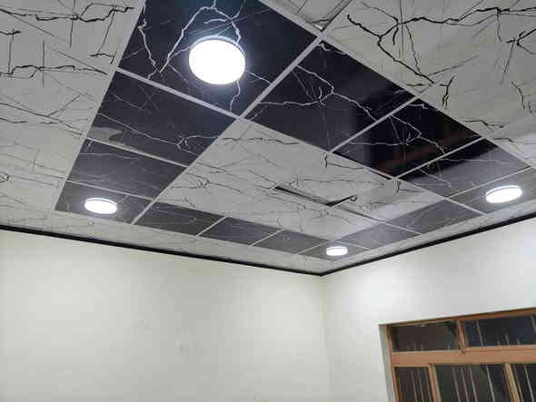 #عروض #مكتب #أسوار #المدينةللعقار
#دارللايجار
#تجاري
___________________________________.

عنوان الدار ☑️☑️☑️ حي السكر  الشارع العام قرب ثانوية الأمين
مساحة الدار ☑️☑️☑️٣٥٠ متر
مكون من ☑️☑️☑️ غرفتين نوم هول واستقبال ومطبخ ومناور وصحيات
الطابق الثاني غرفة نوم وهول وصحيات 
__________________________________
موقع مميز جدا،، للاستفسار مراجعة مكتب
 أسوار المدينة للعقار حي الحدباء سايدين الصورة
مقابل جامع المجيد
او الاتصال على الأرقام التالية
اسيا ☎️***********
كورك ☎️***********
