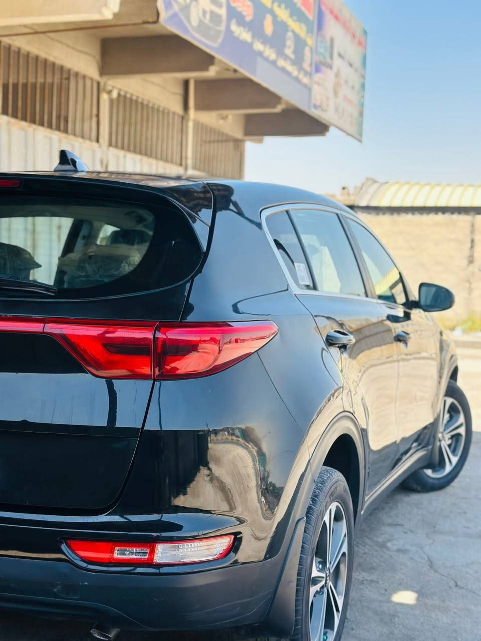سبورتج 17 أمريكي
محرك 2400
حادثها جاملغ وبنيد فقط
سعرها مناسب جدا…..122 
مكانها بغداد
للاستفسار أكثر اتصل:
***********
