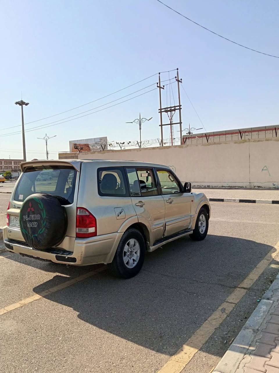 السلام عليكم.. باجيرو 2005 للبيع في ميسان

المحرك (المكينة) نظيفة 

التبريد غير شغال 
السيارة مصبوغة صبغ عام 

السعر المطلوب: 70 ورقة
للاستفسار والتواصل مع صاحب السيارة مباشرة يرجى الاتصال على الرقم: ***********
