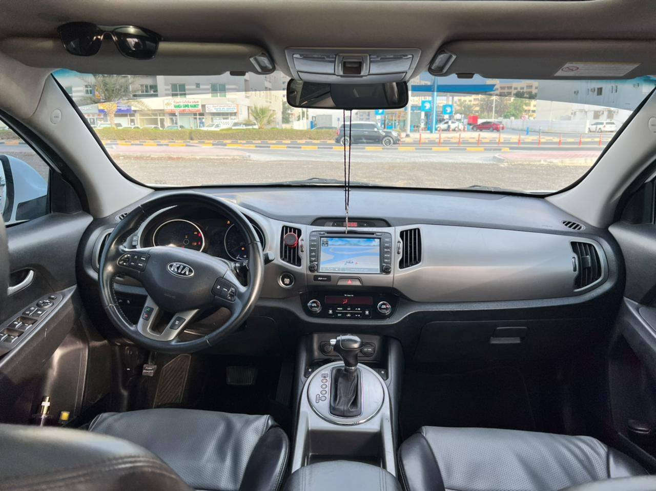 سبورتج 2014 فول جلد بانورما  بيها باب السايق صبخ اثر شخوط والباقي مكفول ماشيه 126 
السعر 135 وبيها مجال حك الجيه فقط
مكلف بالنشر وغير متواجد ع الفيس 
***********
