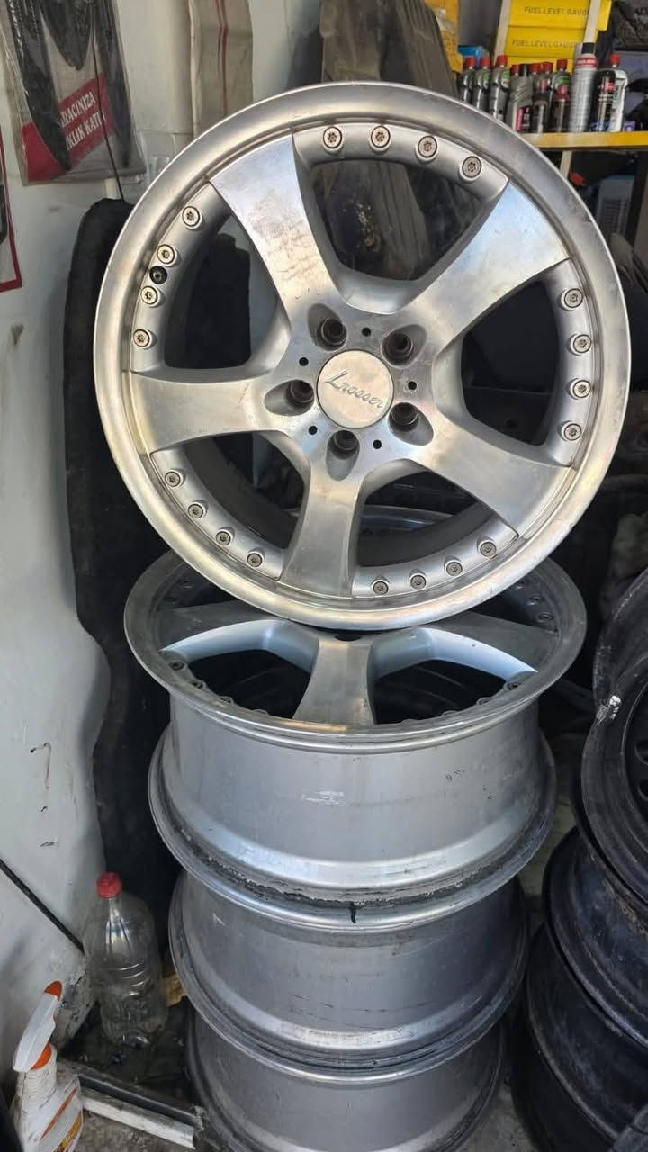 كماليات وادوات الزعيم  كركوك
*********** توصيل ٦الف محافظات 
عنواني كركوك سايدين كراج الشمال قرب الجملونات  الجديده قبل الاستداره بصف عالم الكوري مقابيل محلات مراد لدراجات
