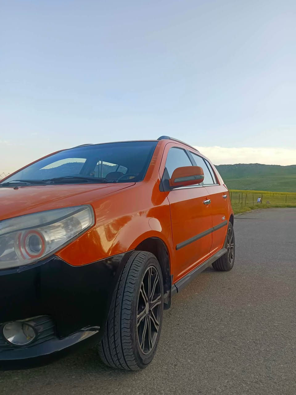 Geely Mk cross
مۆدێل ٢٠١٣جام كاره‌با قفل مه‌ركه‌زی پاوه‌ر abc
گێروو مه‌كینه‌كرۆرلا به‌شه‌رت ته‌بریت  سه‌یاره‌كه‌ بێ بۆیاخه‌ ته‌نیا یه‌ك په‌له‌ ساردی هه‌یه‌ به‌ناوی  خۆمه‌وه‌یه‌ ٣١٠ هه‌زار خرامه‌ی له‌سه‌ره‌ دوای مه‌عه‌له‌ ئه‌یگێرینه‌وه‌  سه‌نه‌وی به‌سه‌ر چووه‌*********** السليمانية, العراق
