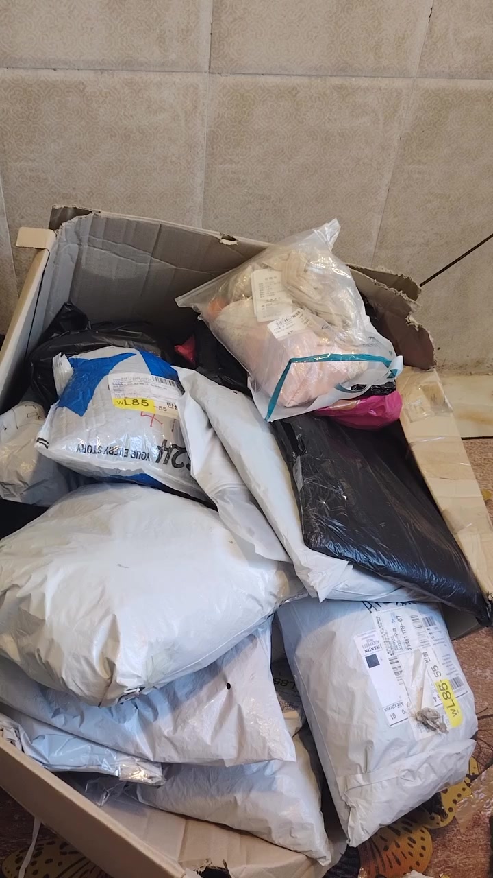 سلام  عليكم ورحمة اخون ملابس. حلوات كلش بي بررمودات بي تراك بي   نسائي واطفال. كلشي بي وقطع قويه يسون.  شوف الفيديو اي كميه تريد عندي تفضل خاص للحجز


**إذا كنت صاحب هذا الإعلان وتريد حذفه لأي سبب، رجاءا أرسل رسالة إلى الدعم الفني**