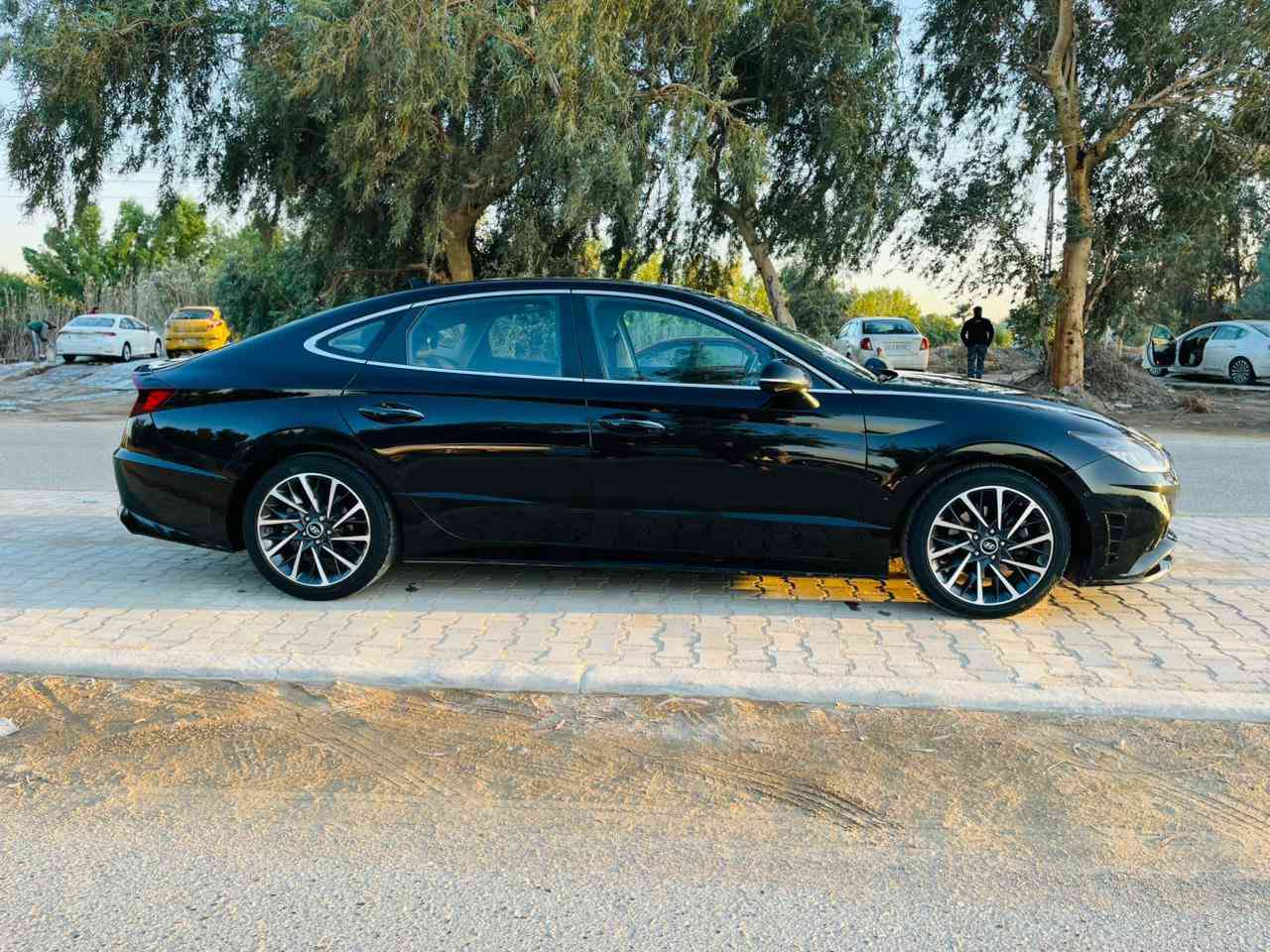 للبيع سوناتا موديل 22 رقم بغداد لمتد فول 1/1
.محرك 1600 تيربو 
.المواصافات
.قمارة بانوراما
.لايت وبك لايت  led
.كشنات جلد +تدفئة تبريد+الجهتين كهرباء+خزن ميموري
.سايد بريك بصمة
.داتا شو يعني تعرض السرعة بالجامة 
.انارة محيطية بالدشبول والبيبان 10 الوان 
.عداد ديجتال الكتروني
.شاشة كبيرة تدعم كار بلي وجي بي اس 
.تشغيل عن بعد +ترجع وتتقدم بالريمونت
.نظام الصوت من ماركة bose 10 سماعات
.12 حساس امامي خلفي+رادارات جانبية وخلفي وامامي
.4 كامرات نظام 360 كامرات امامي وخلفي والجوانب
.4انظمة قيادة ايكو+سبورت+نورمال+سمارت
.نظام قيادة ذاتية +تحديد مسار
.شحن واير لس+ منفذين للشحن+مكان الجداحة
.الجنطة ذكية تفتح عند الاقتراب منهة 
.نظام اوتو هولد 
.تبريد منفصل للسائق والراكب حسب الاختيار +قطعتين تبريد 
. .كير محرك كفالة+حدادية بعدهة مال شركة
.ماشية 75 كيلو متر 
.حادثهة فقط بنيد بدون ايرباك وبدون دواخل حادث سطحي+نص قطعة بارد شرط الفحص صور حادث ماعندي تجي تاخذهة سونار وبالخدمة

السعر / 179$ وبيهة مجال بسيط 

للاستفسار / *********** ممتواجد ع الفيس فقط واتساب او الاتصال
