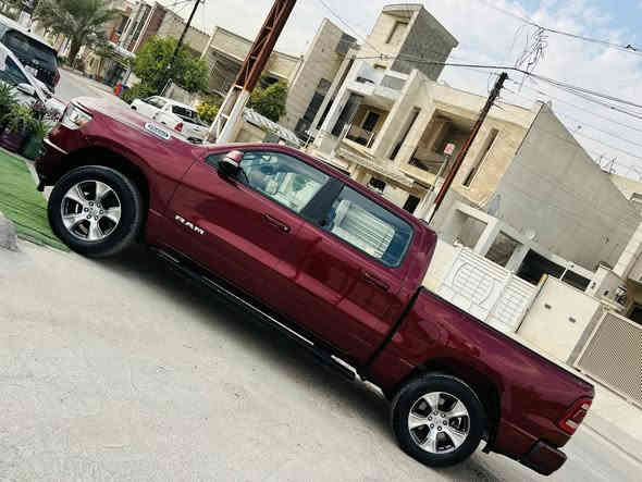 رام Ram 2019بك هورن  لون ستار  ((بانوراما ))
مواصفات لأرامي السياره 8 سلندر 5700 
تنفس طبيعي بدون ايتروك محرك المرغوب
باب طويل بدي. قصير لون مميز  
لايت + بك لايت Led بجم المرغوب 
حادث جدا بسيط جاملغ خلفي بدون( ايرباك) 
قطعه صبغ وقطعه كلير
صور حادث وسونار يمك 
ماشيه 63m حقيقي
(بانوراما )سقف جام 
فوريل 4*4وضعيات قياده 
سايد بريك كهربائي 
كشن منفصل 
داخل جلد لونين  مع تدفئه مقاعد اماميه 
استرين تدفئه 
مرايا جانبيه شفط كهربائي 
اماكن تخزين متعدد 
رادار امامي +خلفي
أمكانيه تعديل ارتفاع دواسات البنزين والبريك
شباك خلفي كهربائي 
دوسات جانبيه بلاديه 
غطاء حوض بدي
السياره فول مواصفات عدا شاشة التسلا
رقم بغداد الجديد إنكليزي ب اسمي سنويه جديده 
مكانها بغداد العامريه او اليرموك
***********
