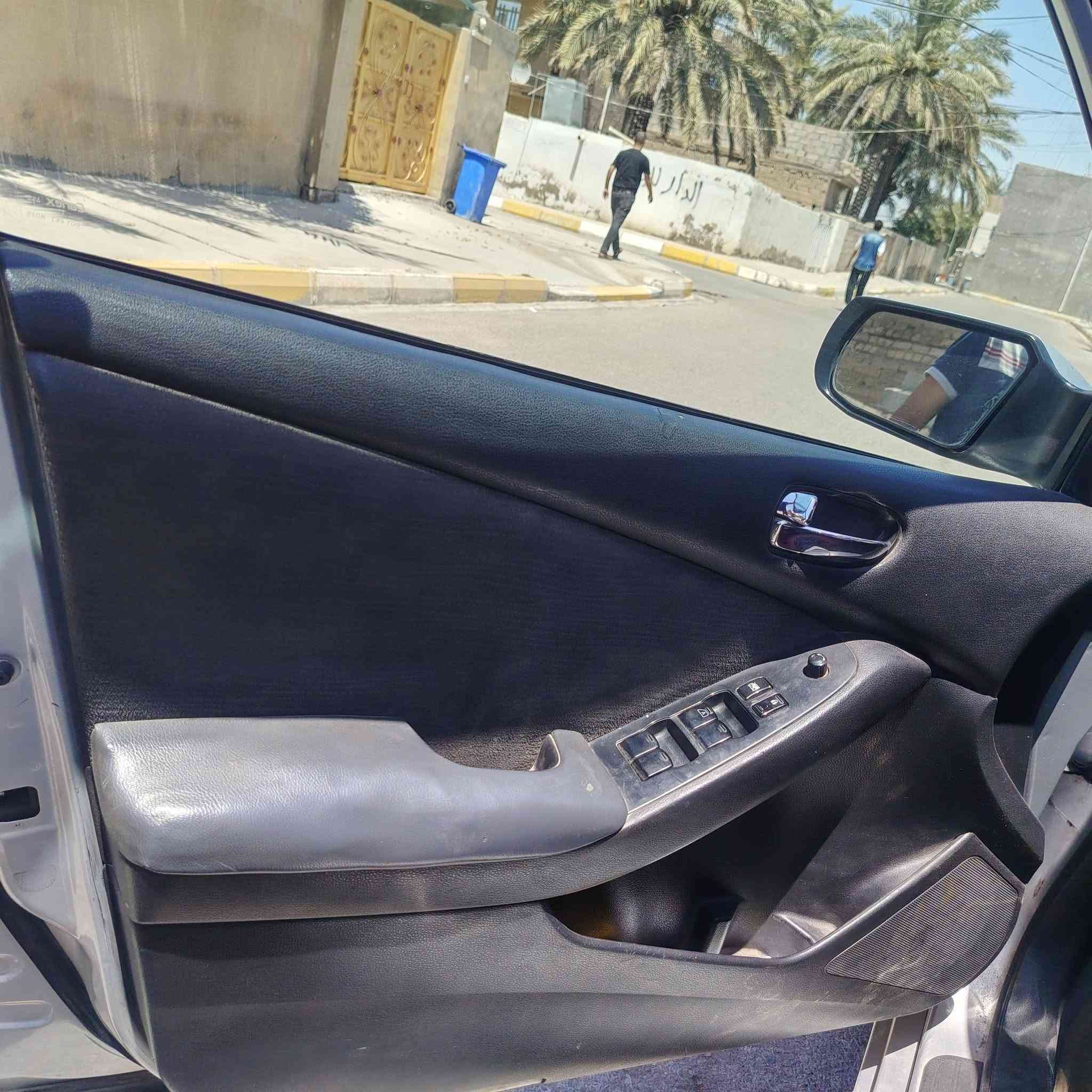 السلام عليكم
للبيع نيسان التيما 2011 
السيارة وارد امريكي حادثهة خلفي بيهة صبغ صندوك والجاملغات الورة بس و بيهة شخوط موضحة بالصور مكينة مبدلة مال 13 والكير والصدر وتايرات والتبريد كلهن زينات مكينة 4   2500 سعر ب90 وبيهة مجال مكان ديالى بعقوبة *********** ومتواجد فيس واتساب بهاذة الرقم
