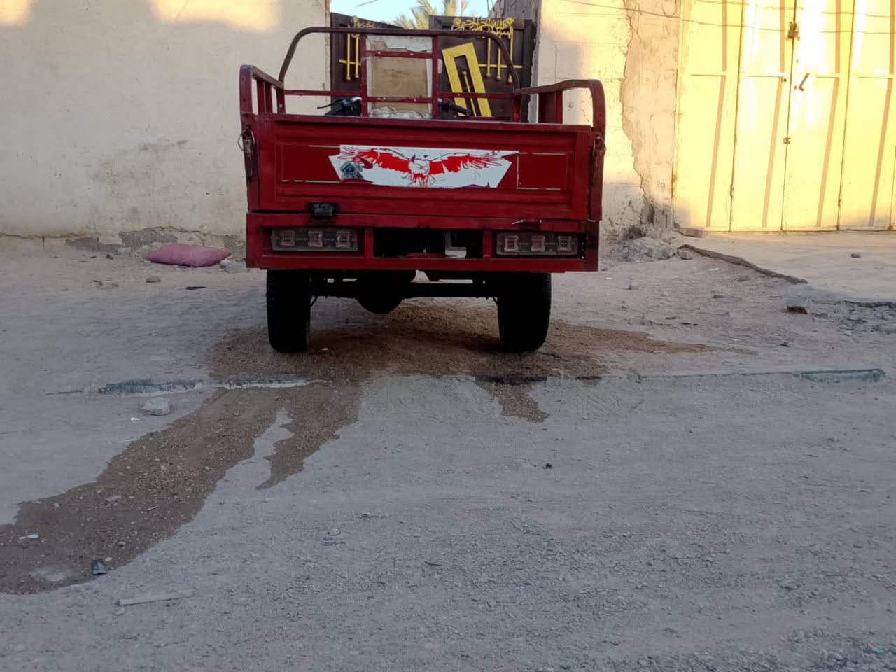 السلام عليكم ستوته موديل 16 محرك 25 اوراق اصولي شاصي مقفول كهربائيات شغاله ستوته حلوه مكلف بلنشر عنوان كربلاء حي العامل ***********
