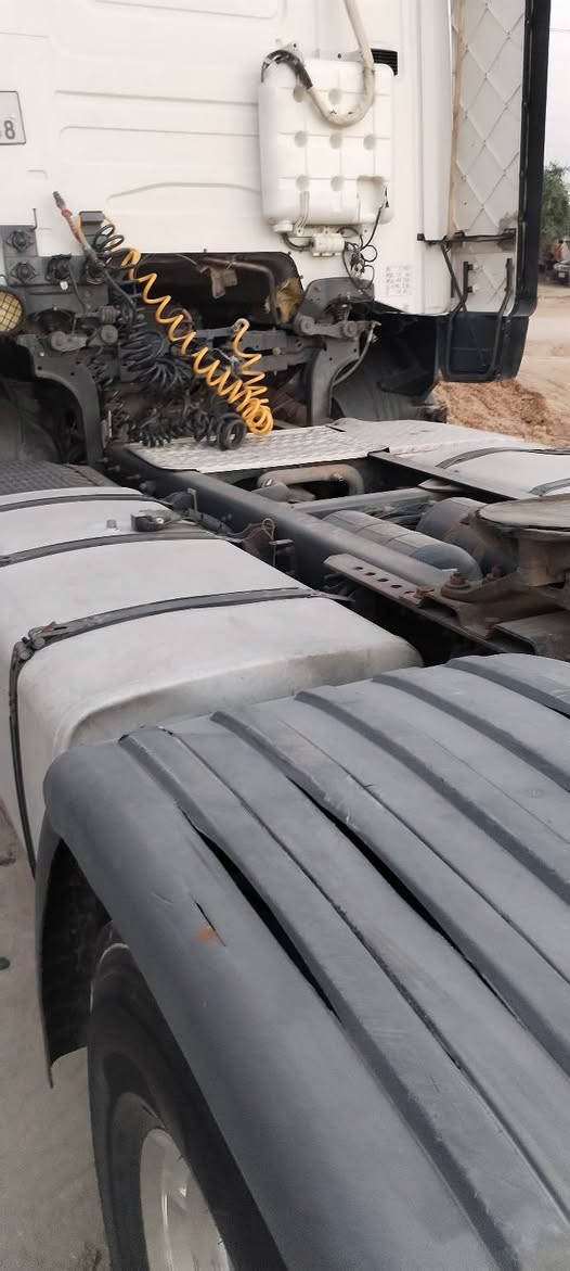 سلام عليكم سكانيه لبييع 2008 مكينه 420 كير عادي 1000 3×3 مكفوله كفاله عامه راس وعربانه شرط تحويل باسمي ما متواجد عل فيس رقم ***********
