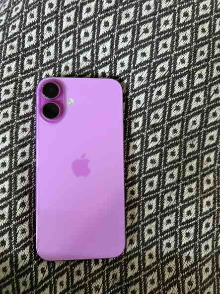 ايفون 16 بلس ذاكره 128 بطاريه 93 عدد دورات الشحن 436 جهاز نضيف ماستر مكاني بغداد السعر 950 الف وبي مجال  مكاني بغداد الرقم *********** متواجد واتساب فقط
