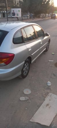 كيا ريو موديل ٢٠٠٠  السيارة خير من الله جاهزة ومتعوب عليها ادامه كامله...