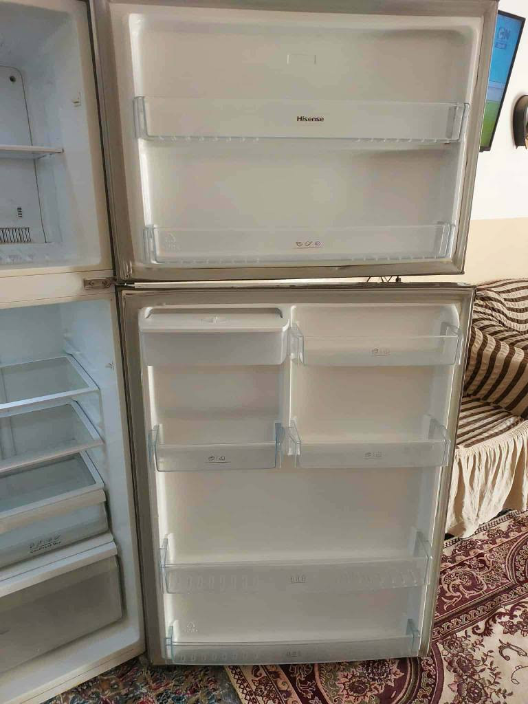 ثلاجه هايسنز للبيع 
المواصفات حجم كبير بخاخات فوگ وجوه تبريد ثلج تجميد فول يوصل(-٢٠) الثلاجه الكنترول مالته لمس اضافه بيه براد (الشراي يجي يگلب ويقتنع يله يشيلهه ) 
ه‍ *********** النجف, العراق
