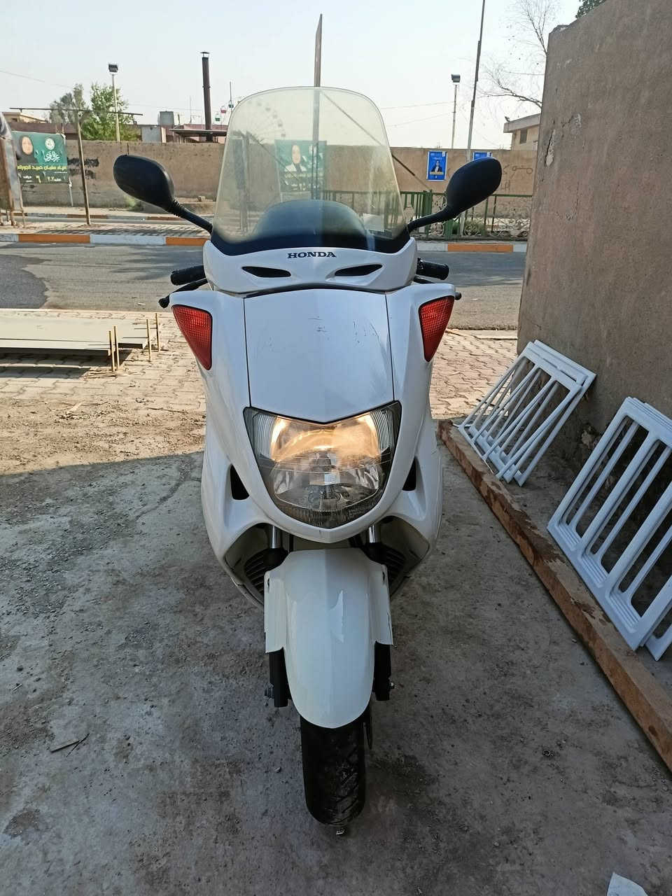 للبيع دراجه هوندا ياباني حجم 250cc استاند حساس تدفئه باليدات راديتر
***********
***********
