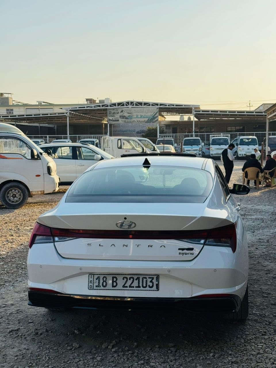 سلام عليكم ورحمة الله وبركاته 
النترا أمريكي 
موديل 2023 
فول موصفات واحد عله واحد 
السياره جديده بيه دعاميه اماميه وبخشم البنيد شبر بارد 
ماشيه 38 ألف 
هايبرد وبانزين 
السعر 160 وبيها مجال 
قليل حك الجيه 
المكان حله حي نادر 
الاستفسار 
***********
