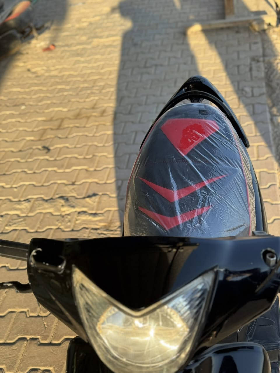 كامكو للبيع  دراجه جديده ومكفوه وكفراته ختم واحد 
مكان دراجعه رفاعي سعره 850 وبيه مجال ‭0781 065 9712‬
