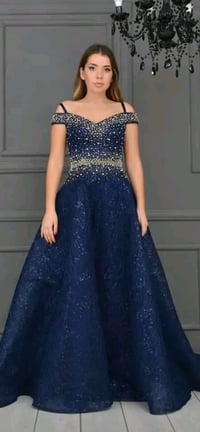 فستان ملكي • قياس ٤٠ • توصيل جميع المحافظات