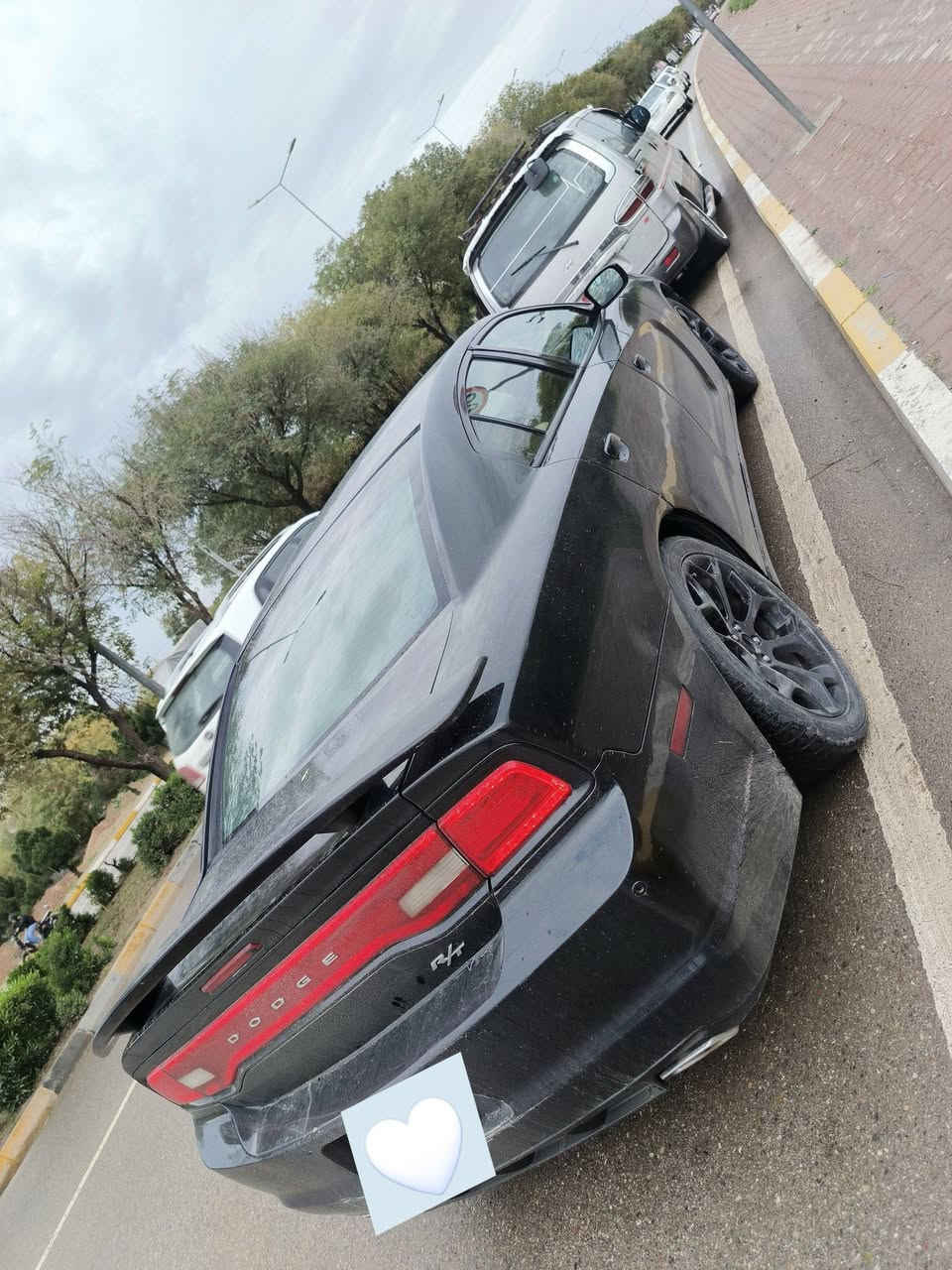 سەرەتا بەناوی خوای گەورەو میهرەبان
دۆج ٢٠١٣ بۆ فرۆشتن
 بڕاوەیە لۆک لۆکە بێ مەسروف 
شاشە گەورە 
ناو زەردە سەیارەکە 
مەکینە ٨بستۆن 
گێڕو مەکینە بەشەرت سەت فیتەر 
بێ مەسروفە ماڵی دۆستە 
چوار تایەی لۆکی لەژێرە
سعری خوار هەمو بازاڕ 
موشتەری نامە بنێرێ لەخزمەتیام 
سعری٦٠ گەڵاو مەعامەلەیە کەم  
ئاڵوگۆڕ بەشتێک بەدڵم بێت


**إذا كنت صاحب هذا الإعلان وتريد حذفه لأي سبب، رجاءا أرسل رسالة إلى الدعم الفني**