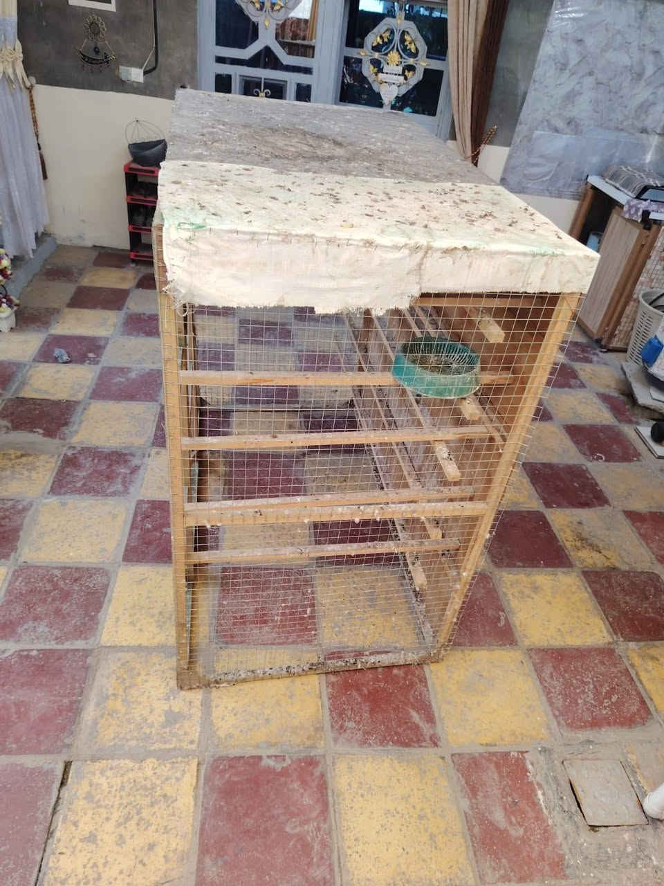 السلام عليكم لبيع قفص مترين طول وعرض مترين جديد شغل دراجه اوله ‼️
ريده ب70 وسهله لشراي لتصال ***********
