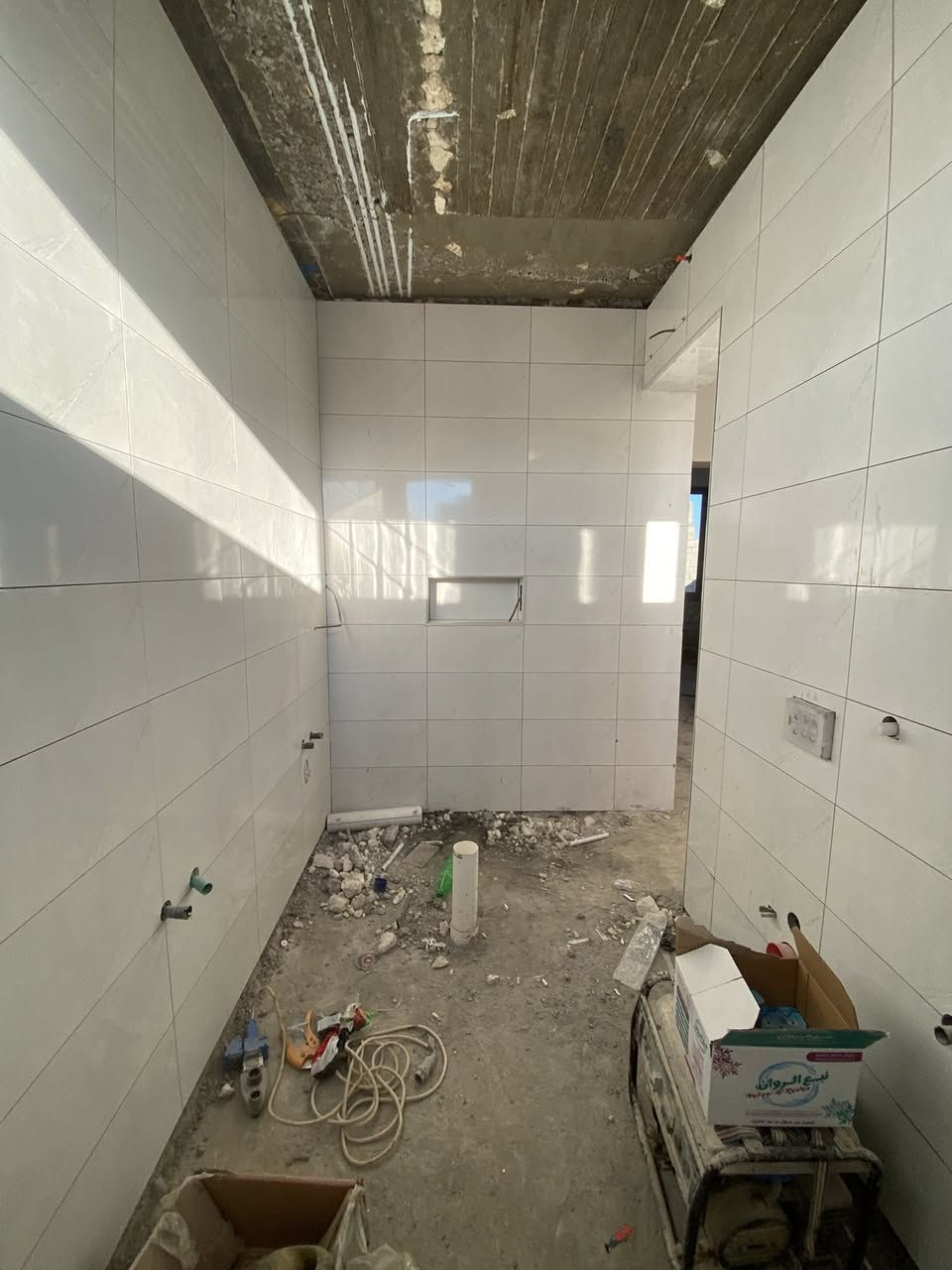 السلام عليكم 

خلفه سيراميك درجه اولى تسليم مهندس فول دقه 
مكاني الرمادي متفرغ حاليا 
***********واتساب
