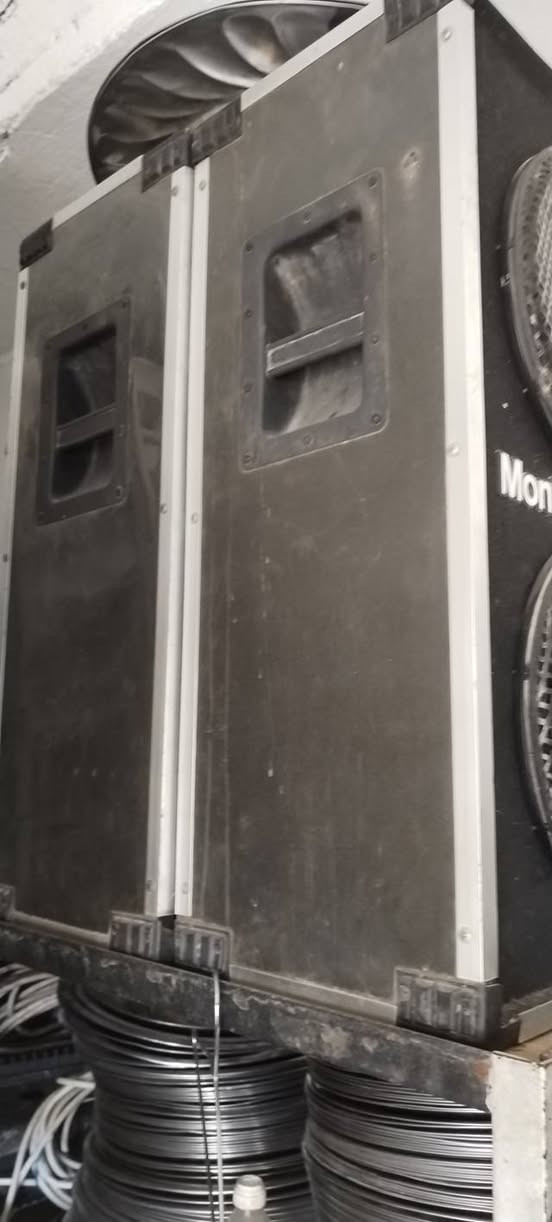 اسلام عليكم صوبات 2 عل فحص
 وجهاز مكسر ابو ال200 يتحمل 4 سماعات كامل إلى أصحاب المواكب
يخدمك من واحد محرم إلى ال40
اقل تئجيره ب50
مكاني بغداد الحريه ***********
