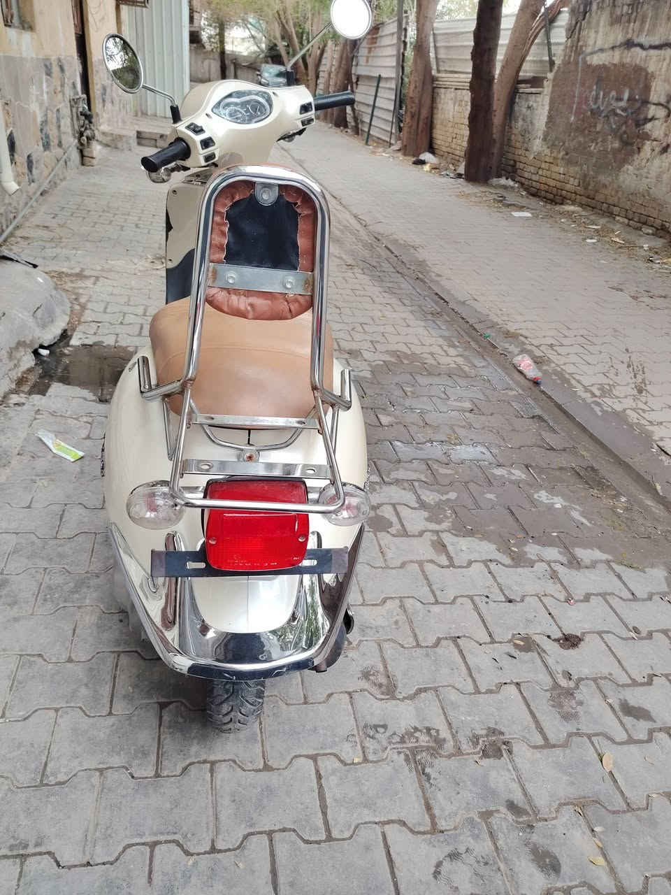 سلام عليكم دراجه كلاسك 140 مكفولة السعر  850   بغداد ***********
