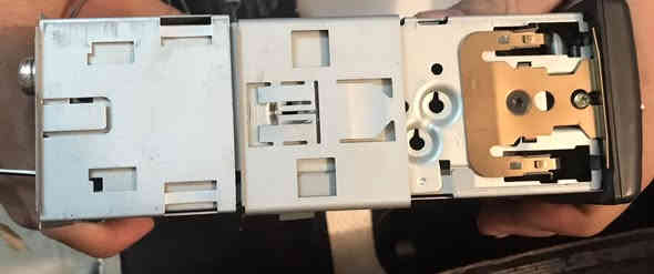 من بعد اذن اصحاب الگروب المحترمون ؛
اعرض للبيع راديو مسجل سياره من شركة ( فلبس)
PHILIPS / RC380  RDS
الجهاز مزود بكود محمول ضد السرقة
الجهاز جديد وغير مستعمل وبالباكيت الاصلي من هولندا…
مكان الجهاز / بابل- حلة
ممكن التوصيل لكل المحافظات
سعر الجهاز:  35 الف دينار
☎️ ***********
