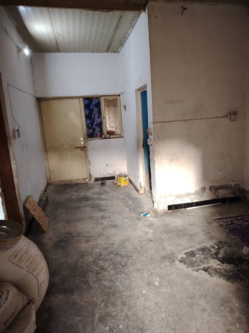 السلام عليكم بيت زراعي للبيع سند 117 للبيع مساحه 120 متر البيت يرادله ترتيب البيت منطقه سويب السعر 50 وبي مجال قليل استفسار اكثر ***********
