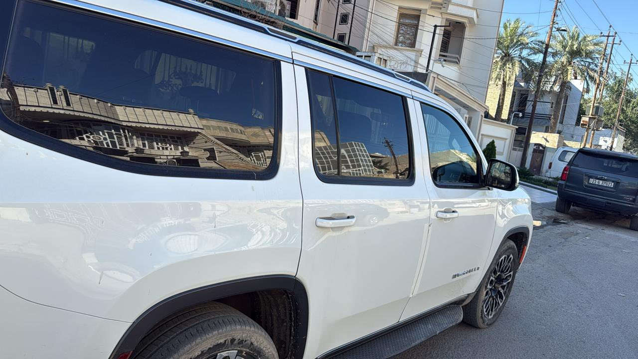 السلام عليكم
موديل 2022 
سعر 30000$ بدون رقم 
***********
