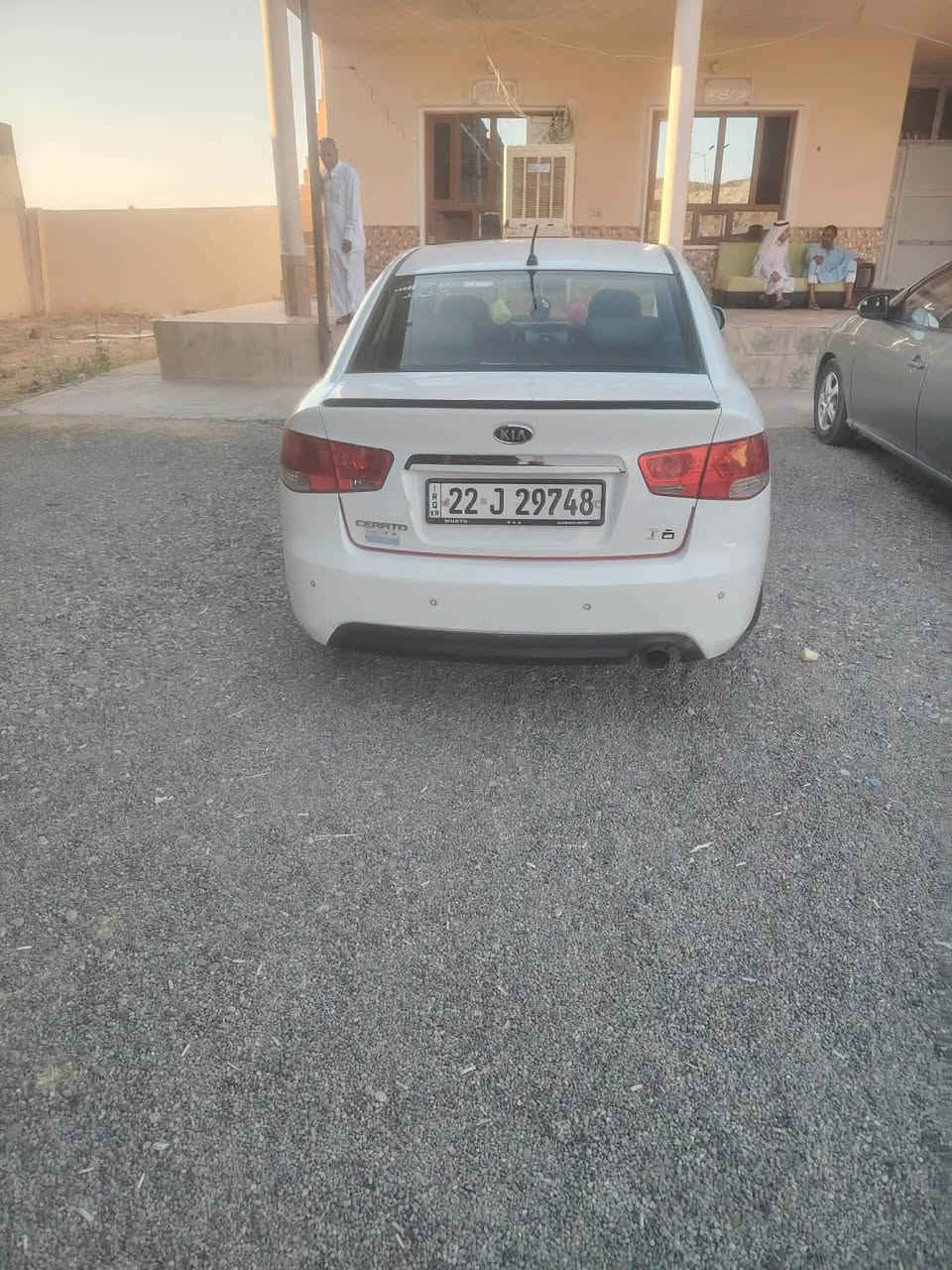 السلام عليكم سيراتو للبيع موديل ١٣ بيها صبغ نص جاملغ جهه السكن امامي سنويه إلى ٢٠٢٨ شرط التحويل السعر ١٠٠ وبيها مجال للاستفسار ***********
