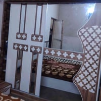 غرفة اخشاب مستعمله قليل اخت الجديده السعر 350 وبيها مجال الشراي.. يتصل...