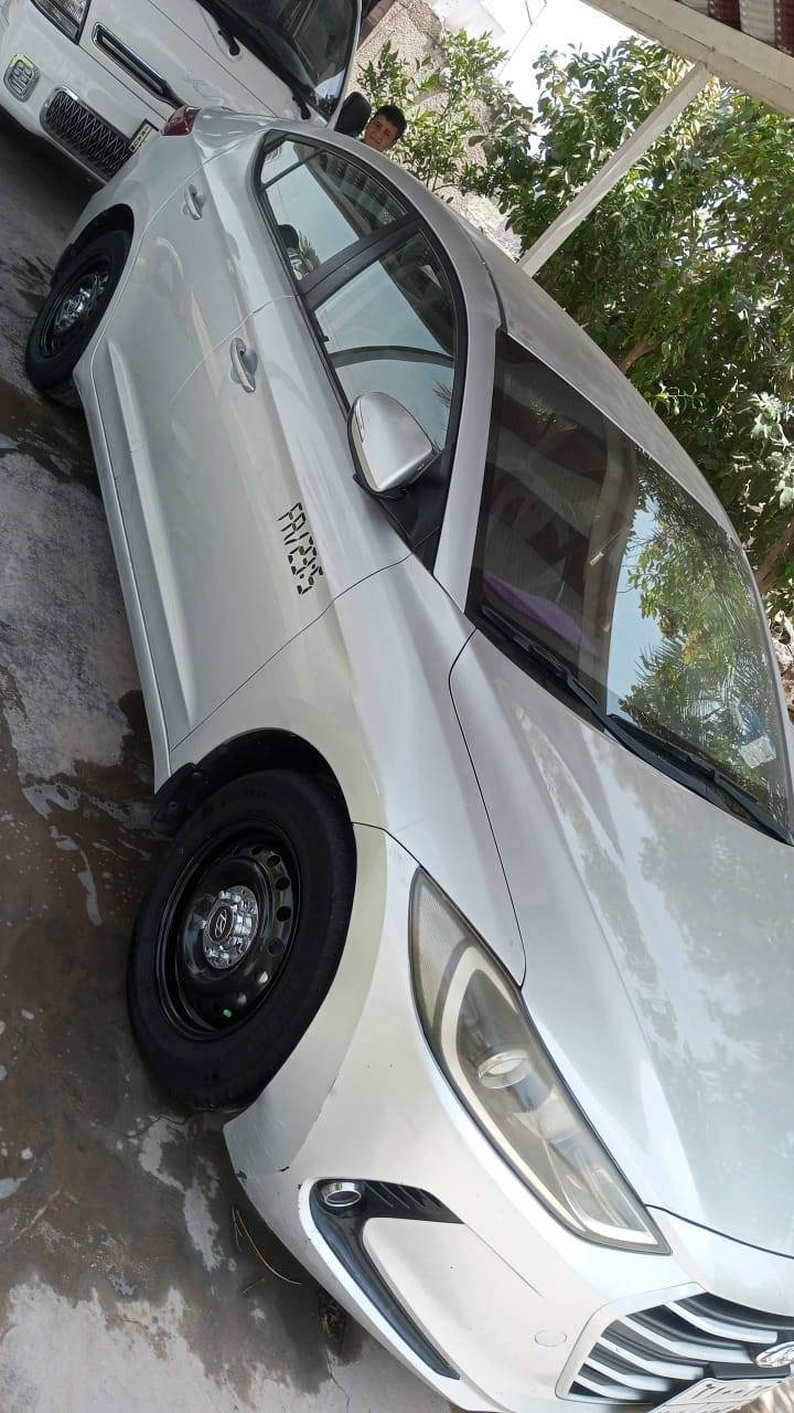 سلام عليكم ورحمه الله 
النترا 2017 خليجي 
كير محرك ما مفتوح شركه
تبريد انجماد تدفئه خير من الله 
تخم تاير ويل        / الموصفات
تحكم ستيرن +
مانع نزلاق +
رقم نكليزي + 
سنويه جديده لحد 2030
يوجد صبغ في ماكن محدده
مكلف بل نشر يرجئ التصال على
***********
***********
السعر 127
