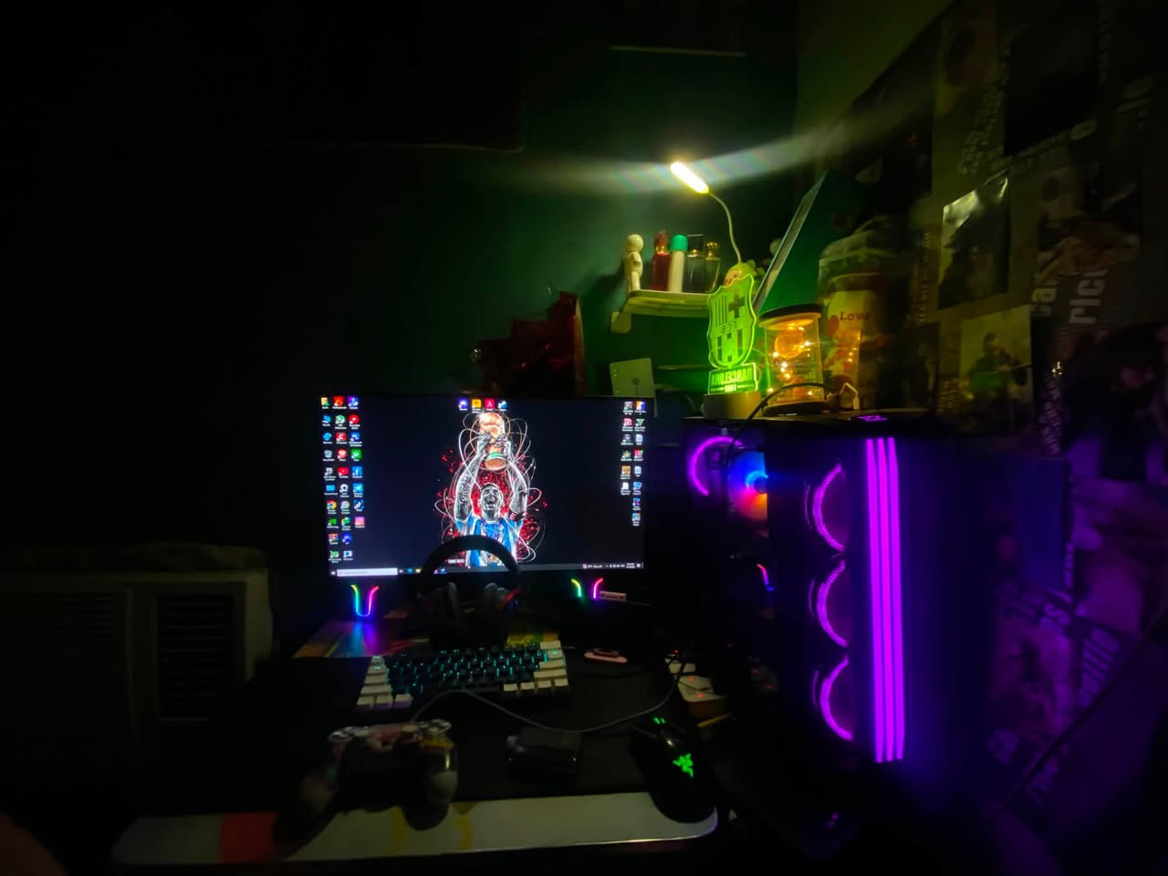 تجميعه للبيع كامله ما ابيع قطع
السعر مليون ١٥٠ الف
Gpu 3060 12gb

Cpu i5 114000f

Mp b560m pro

Ram DDR4 32 16*2 3200 samsung

Hard 512m.2 ssd   الثاني ssd1t

Cpu coller c4000  دبل مروحة 

Pus 650w

Montera 185hz 0.5m 

ماوس من رايزر 

كيبورد ميكانيكي rgb

سماعات كيمنك  captain 570

مضخم صوت سماعات خارجية

كل هذه الاشياء تاخذهة كامله تشد وتلعب

بغداد مدينه صدر قطاع 9 

توصيل ماكو

تواصل ***********
