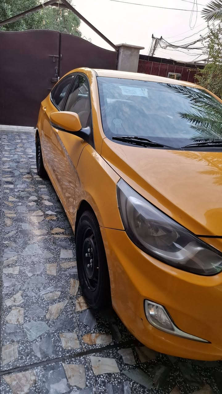 السلام عليكم...
اكسنت خليجي موديل 2014 مكفوله من الحادث هيئه وغرامات مصفره مكينه دوش 1400 كير at ابو القطره سياره جاهزه خير من الله مابيه كل نقص.
السعر85
***********
مكان بغداد
