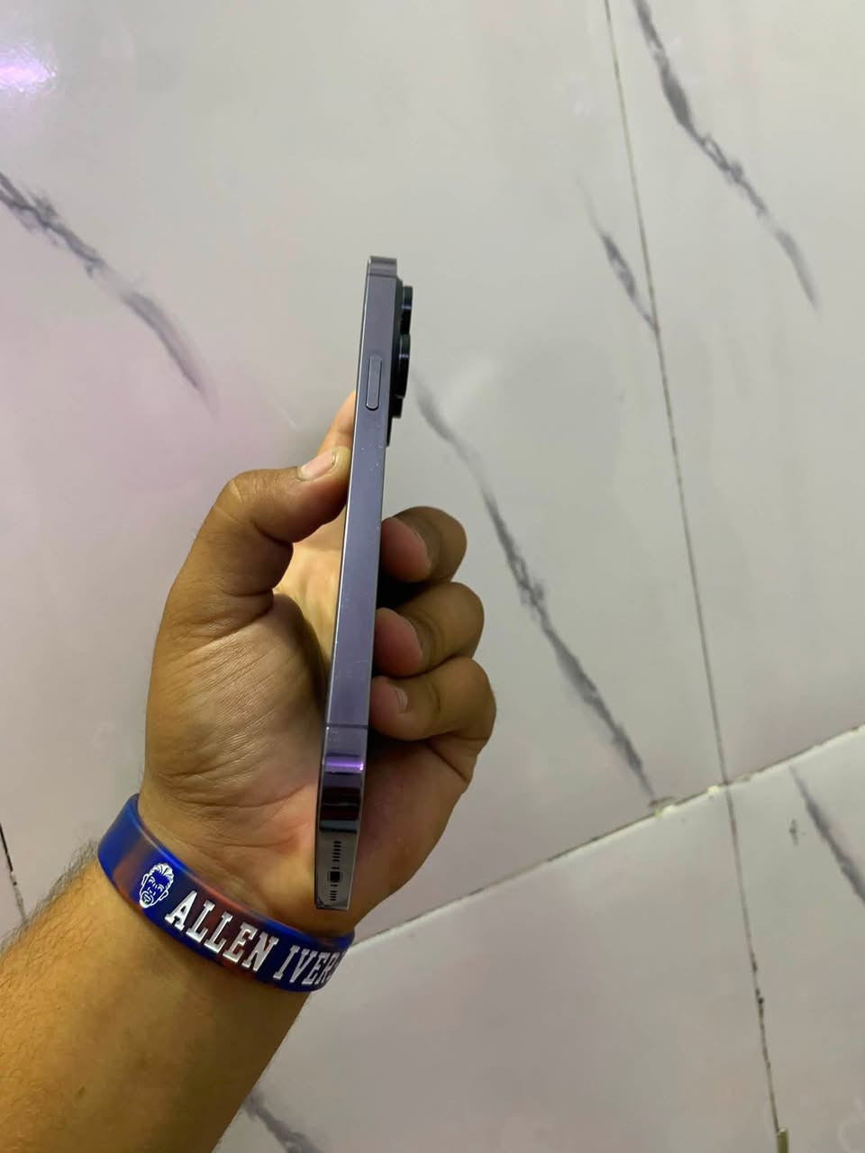 للبيع: iPhone14 Pro Max (مستخدم )📱

🔹 الذاكرة: [ / 256 جيجابايت]

🔹 اللون: [ بنفسجي طبيعي ]

🔹 نسبة البطارية(80)% 🔋

🔹 حالة الجهاز: [ مستبدل شاشة فقط باقي الجهاز كله شغال)

🔹 الملحقات: [ بدون )

📍 الموقع: [بغداد البياع)

💰 السعر: [625)

📩 للتواصل والاستفسار: واتساب ***********
