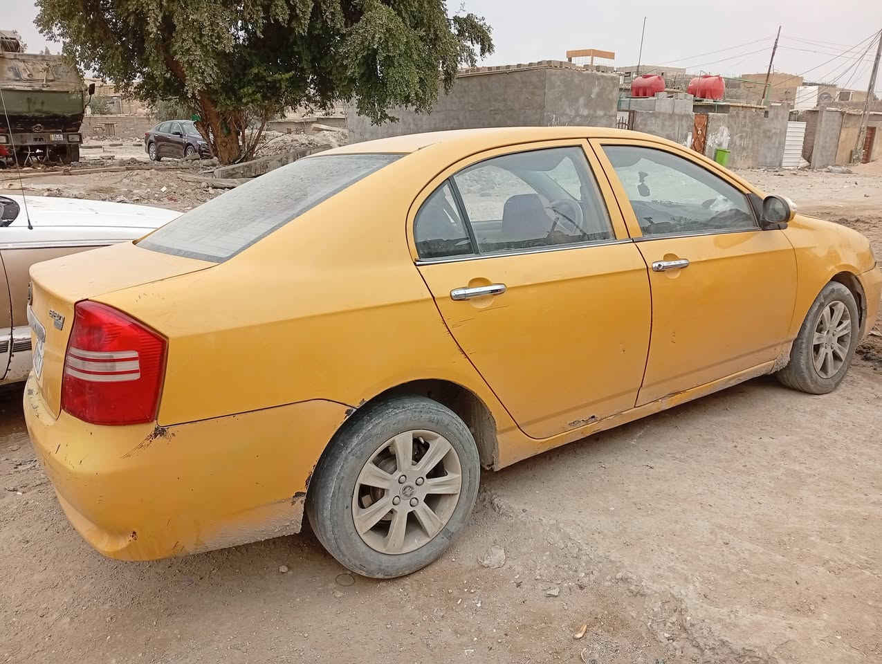 السلام عليكم للبيع ليفان 2013 رقم بصره انجليزي باسمي سياره كفاله عامه محرك كير سياره كير عادي سنوية لل 30 محرك بلاد سياره جديده ما 
سياره تبريدها ويا السويج سياره جامهة يصعد وينزل دواخل جدد شاشه اربع سماعات متعوبه استخدام شخصي مو تكسي سعر 33ورقة
مكاني البصرة 
***********
***********
