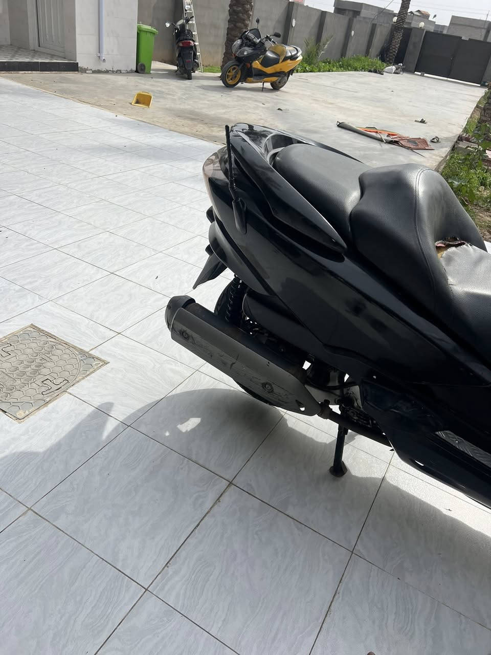 يالله السلام عليكم
فورزه صفر. 10 اس سفن للبيع 
فول مواصفات 
هيتر يدات ام بي ثري بلد 
اريل جي بي اس 
مصباح جنطه 
مكينه كير كهربائيات خير من الله 
دبلات الماميه تعبانات 
تايرات خير من الله 
الدراجه مصبوغه عام جان لونها اصفر او صبغتها اسود 
أوراق موجوده
السعر 1250 مليون او ربع. او بيها مجال شي بسيط حك الجيه 
لاستفسار خابر ودلل. 
***********   بغداد خلف بوابه الراشديه
