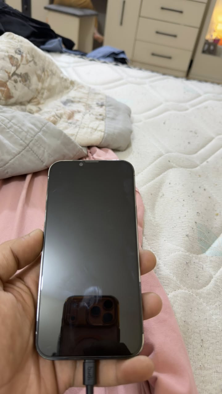 السلام عليكم أيفون 13 كلش نضيف *********** السعر 650 الف الشعب
