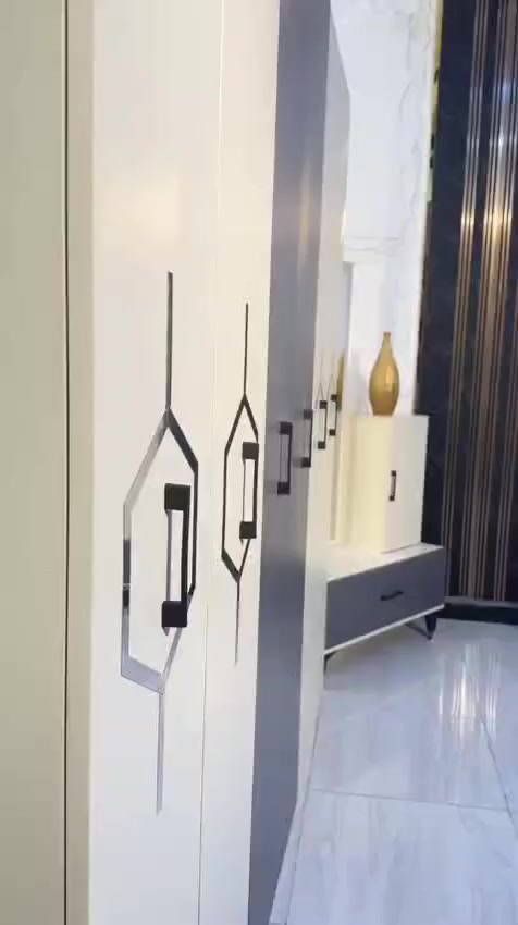 ✨ تم وصول موديل جيهان ✨
🛏️ يتكون من 5 قطع
🛋️ سرير مخزن
💡 إضاءة بالكومديات
🎨 تقاطيع مختلفة
💄 ميز تواليت مميز
💰 السعر: 850 ألف مع التوصيل مجاناً + الشد
🏢 تصعيد كل طابق: 10 ألف
📌 ملاحظة: الشد مرفق مع التوصيل


**إذا كنت صاحب هذا الإعلان وتريد حذفه لأي سبب، رجاءا أرسل رسالة إلى الدعم الفني**