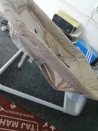 سرير أطفال • كرسي هزاز • بغداد