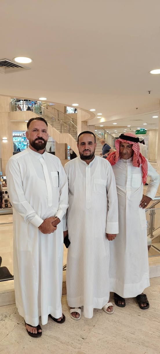 🌹 بسم الله الرحمن الرحيم 🌹
بحمد الله تعالى وفضله، وصل الباص الأول من معتمري مكتب المدينة المنورة، بإدارة الحاج أبو ثامر الصعصيع، عائدين إلى أرض الوطن سالمين غانمين بعد أداء مناسك العمرة وزيارة الأماكن المقدسة.
نسأل الله تعالى أن يتقبل منهم صالح الأعمال والطاعات، وأن يجعل عمرتهم عمرةً مقبولة وسعيهم مشكوراً وذنبهم مغفوراً، وأن يرزق الجميع زيارة بيته الحرام ومسجد نبيه الكريم.
أهلاً وسهلاً بعودتكم، والحمد لله على السلامة.
مكتب المدينة المنورة للعمرة إدارة الحاج أبو ثامر الصعصيع.. 
مستمرين باستلام الجوازات.. 
سيكون السفر بداية الشهر السابع.. 
عند اكتمال الباص.. 
للحجز والاستفسار.. 
***********/ابوثامرالصعصيع
***********/احمدالحسون
