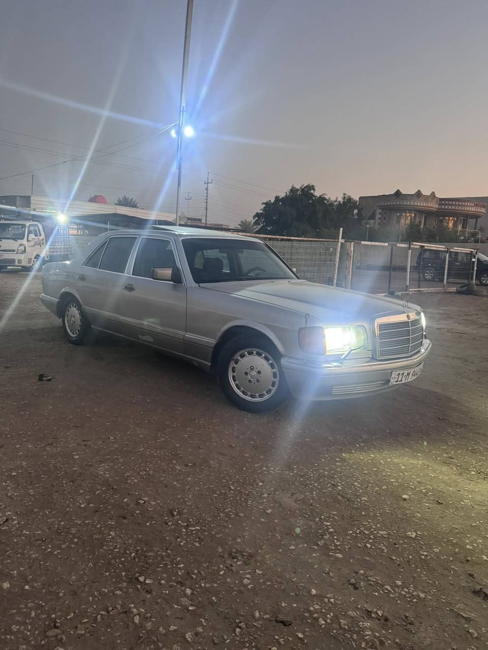 يالله جمعه مباركه مارسدس رئاسي موديل 1991 300 فوال موصفات فتحه مكينه وكير بلادي على وضع الشركه 3000 سياره مكفوال كفاله عامه من أي حادث رقم بغداد بسمي مشروع وطني تحويل بي محافظة سياره جهازه على حبايه من كير تبريد تدفئة كهربائية كله جهازه تخم تاير شركه فقط بيع السعر 79 ورقه بيع سريع مكاني بابل  ***********سياره مال جناي ومتعوب عليه وجديده السياره واسف على طاله 💙
