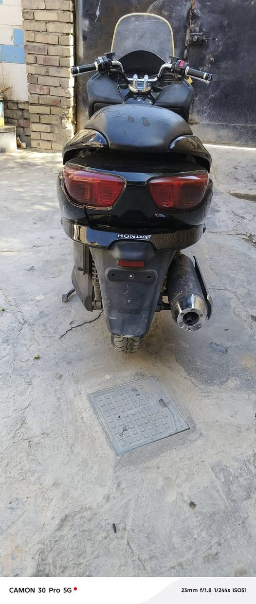 السلام عليكم فورزه 08 دراجه كله بلاد مملعوب بيه كير شغال دراجه كلش جديده فقط بيه كلج رجفه خفيفه معدل 140 شرط كهربائيات كله شغال نعومه فول مكاني بغداد مدينه الصدر السعر 900وبيها مجال الطيبين رقمي ***********
