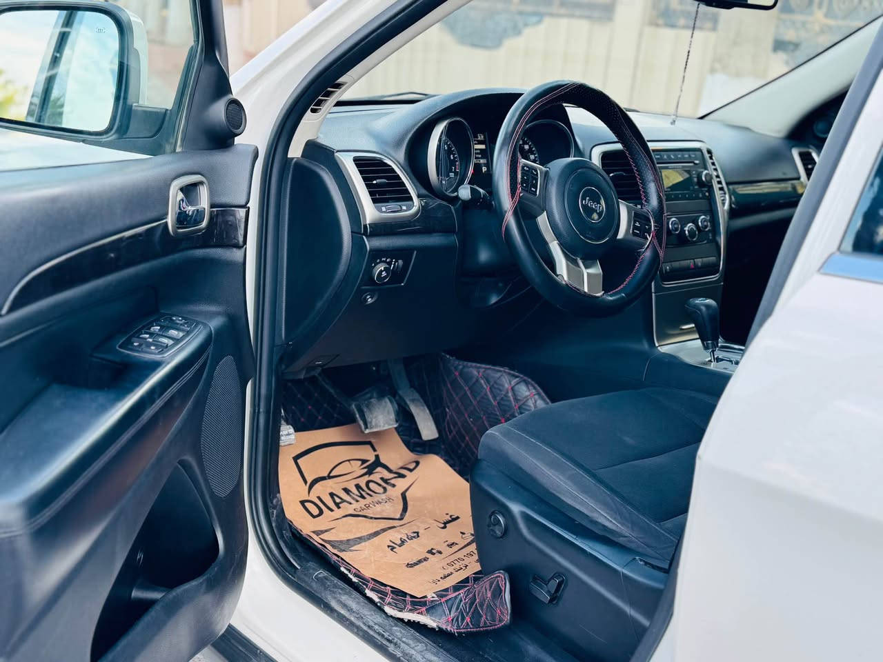 جێپ ٢٠١٢ بێ بۆیاخ بێ سارد  لۆک لۆک ماوەتەوە دەبل ئەکسلە  ٩٥ رۆیوە گێرو مەکینە نەکراوەتەوە  بێ تەقەو رەقە  داوای ١٨٥$ گەڵا و معامەلە ئەکەم 
***********
*********** السليمانية, العراق
