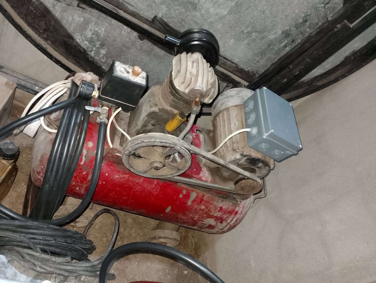 سلام عليكم غراض دريلات جك همر مكينه لحيم ماطور خشب انجيكو دريلات تكشير شغاله كلها نوعيه الصلي كمبريسرات ايطالي كلهن شغالات ومكفلولات كلمن وسعره اتصل وتدلل غراض بااااله
📞***********📞
