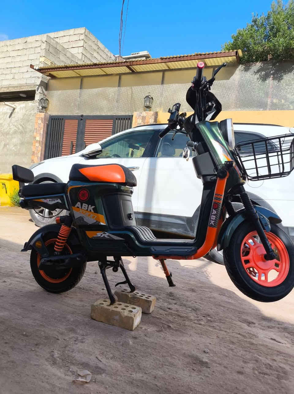 السلام عليكم دراجه شحن x900 كفاله عامه دراجه كلشي  دبل اشاره شغال أو رباعي بيها البلوتوث صوت قوي نظام سرقه موجود بيها يعني لاتخاف عليه ابريك دسك دهن دراجه بيها بك للخلف لايت ناصي اصفر عالي ابيض زنون  وبيها بصمه 1 مفتاح تشغيل 2 مفتاح صندوق 2 يصير بل وسط دراجه صندوق  بس اني فاتحه صندون يعني اذا اتخلي شيء بل صندوق ما ينابك سعر 730 وبيها مجال  ـ..شراي تعال خاص مو شراء لا تعبني..ـ


**إذا كنت صاحب هذا الإعلان وتريد حذفه لأي سبب، رجاءا أرسل رسالة إلى الدعم الفني**