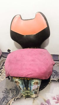 كرسي حلاقة • شغال • جلده تعبان