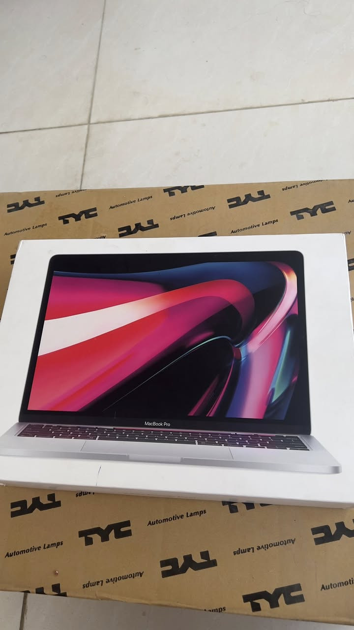 MacBook Pro M1 2020 13.3” 

Ram 8 | SSD 250 

Battery 98 | Cycle 73

Price : 750.000 🔒 

***********
