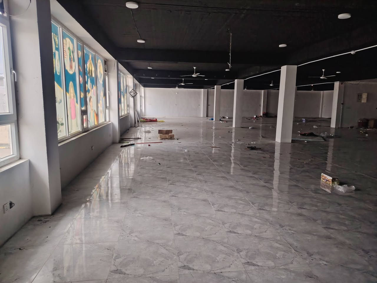 قاعه للاجار طابق ثاني مساحه ٦٠٠ متر يصلح ل كوفي قاعه حديد العاب خانقين توله فروش
***********
