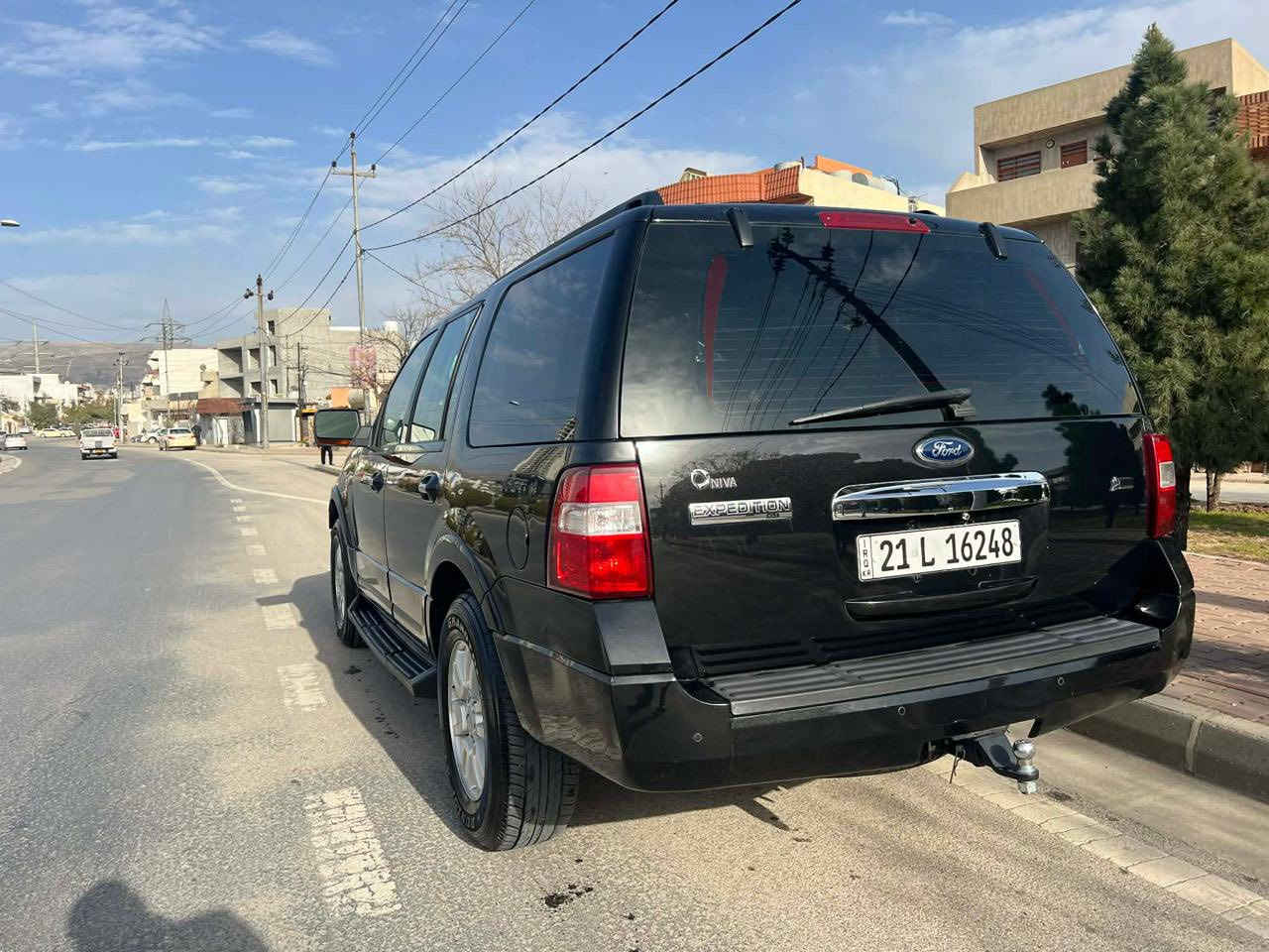 اكسبديشن 2013محرك 8 موصفات خليجي فول فول سيارة مكفوله كل سيارة شرط كير محرك تبريد صدر كله شرط سنوية لحد 2028 جديدة بسمي سنوية تريد وكالة او تحويل نفس اليوم 
تبريد مركزي 3 قطع تبريد و7 راكب وفتحة سلايت ودوسات وتحكمات وشاشه وكشنات نظيفة وجلد وتدفئة كله شرط ماشية فقط 100 الف وسعر سيارة 138 بيه مجال للطيبين 
مكان سيارة 🚘 سليمانية جمجمال اي استفسار الاتصال على 
***********
